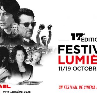 Visuel pour le festival Lumière 2025. A gauche de l'image, un collage en noir et blanc de plusieurs éléments de films de Michael Mann ; indiqué juste en dessous comme étant lePrix Lumière 2025. Tout en haut à droite de l'image, le logo de l'Institut Lumière. En dessous, un gros titre indique "17ème édition du Festival Lumière", et, en plus petit "11/19 octobre 2025". En dessous, en rouge, le slogan du festival "Un festival de cinéma pour tous!".